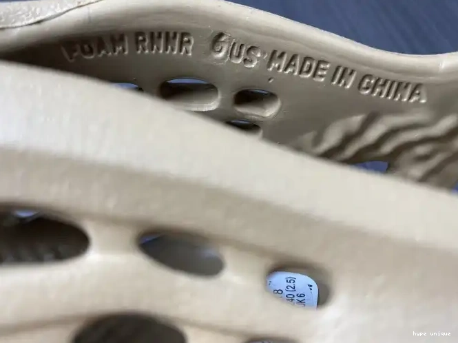 hype GW3354 Ochre Foam RNNR Adidas Yeezy 0515